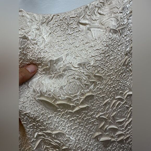 Vintage 90's Cream Satin Crinkle 3D Rose Floral Pattern Tank Camisole Size M - Picture 9 of 10